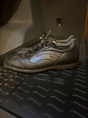 Men's Ferragamo  Black Leather Lace-Up Casual Sneakers